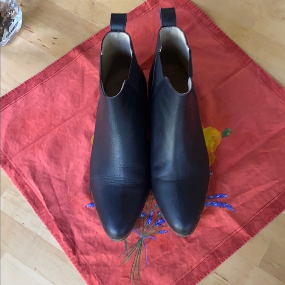 Nisolo Black Chelsea Boot